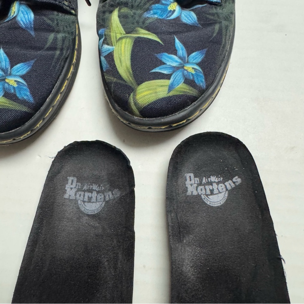 Dr. Martens Hackney Lace Up Canvas Boots In Black Hawaiian Floral Print Size: 6 - Picture 10 of 10